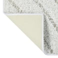 thumbnail image 4 of Ensemble de tapis pour salle de bain 2 pièces marbré V Mainstays 17 po x 24 po / 20 po x 30 po, 4 of 14