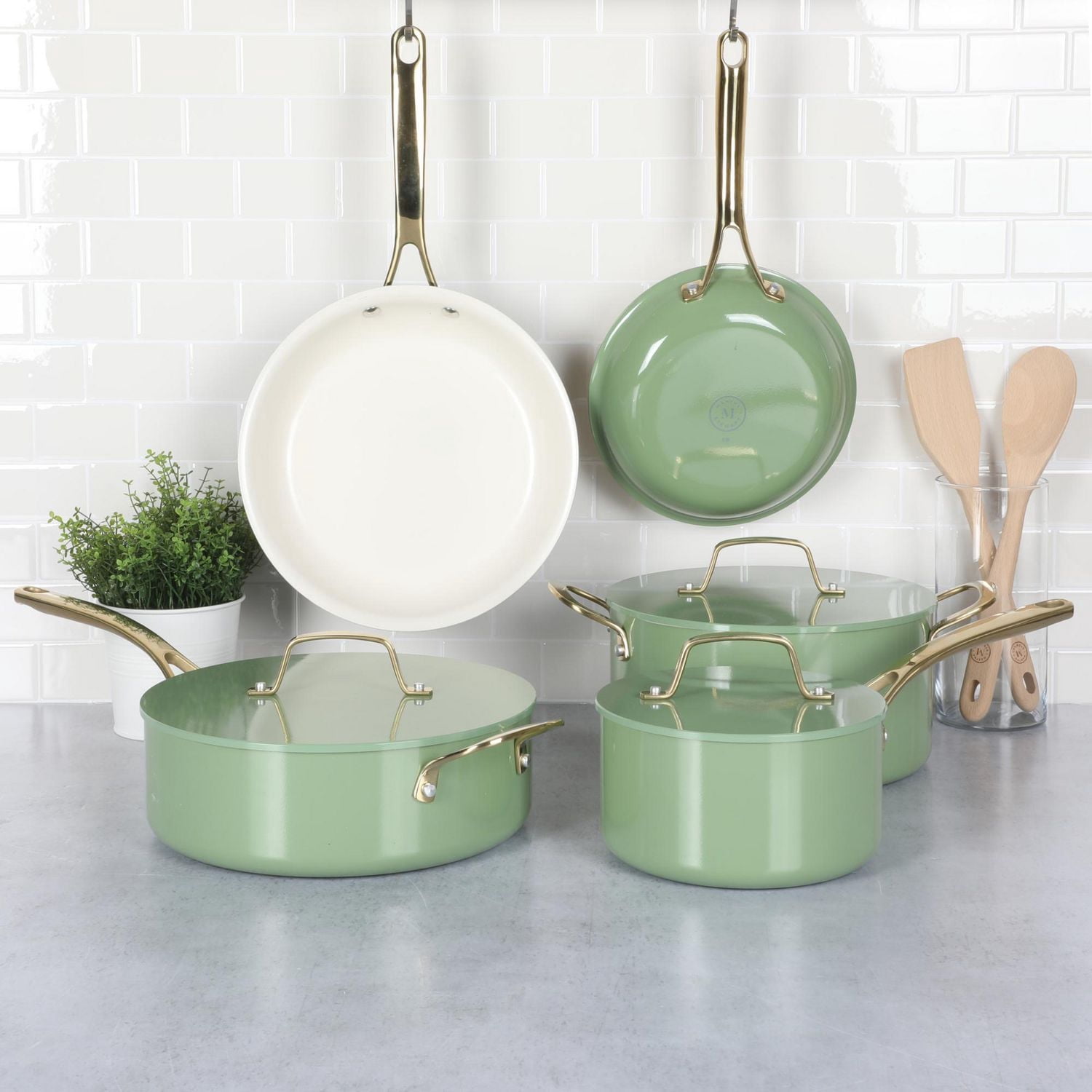 Martha Stewart Galway Batterie de cuisine 10 pièces en aluminium avec couvercle en alun Sauge