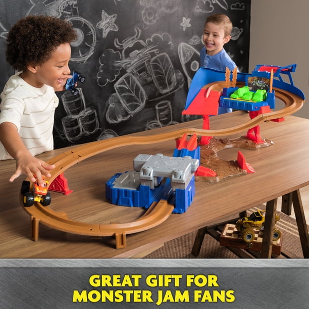 Monster Jam, Supercharge Speedway Playset, Megalodon and El Toro