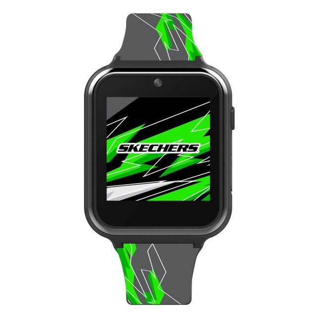 Skechers Montre Interactive à Écran Tactile avec Caméra Montrant une Montre Intelligente Rectangulaire Noire Orientée vers l'Avant avec une Caméra au-Dessus de l'Écran Tactile, Présentant un Motif Géométrique Vert, Noir, Blanc et Gris sur l'Écran et un Bracelet en Plastique Assorti avec Boucle Métallique, Conçue pour les Enfants avec des Fonctionnalités Multifonctions Incluant des Jeux, une Calculatrice, un Podomètre et un Enregistreur Vocal.