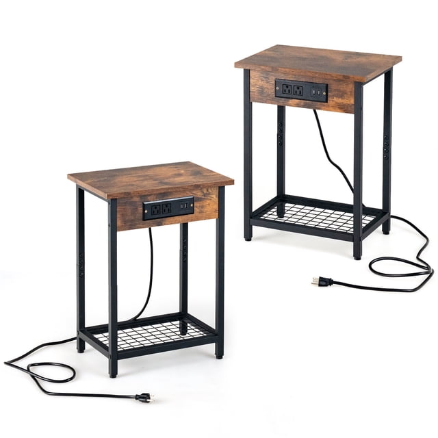 Gymax 2 Pcs Tables de Chevet et de Sofa table de Nuit avec Station de Recharge Comprenant un Dessus de table en Bois d'Ingénierie Brun Rustique, un Cadre en Métal Noir et une Tablette en Treillis de Fer. Chaque table Comprend 2 Prises CA, 2 ports USB et un Cordon d'Alimentation de 6,6 Pieds pour un Chargement Pratique de l'Appareil. la Conception Compacte Mesure 15,5 Pieds' x 12 Pieds' x 21,5 Pieds' (L x L x H) et Comprend des Patins de Pieds Ajustables pour la Stabilité et la protection du Plancher. Convient aux Chambres