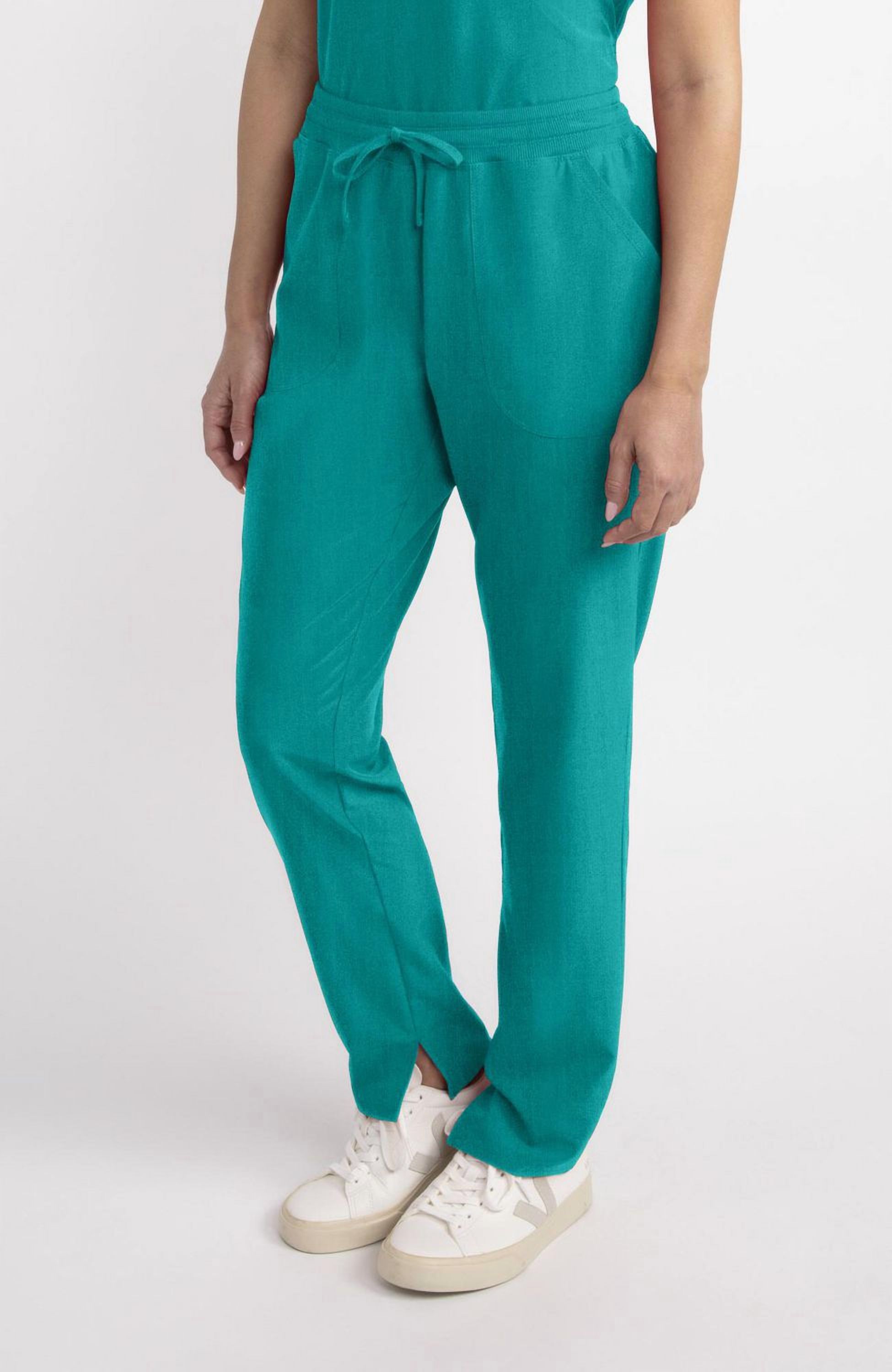 Pantalon médical cargo à jambe fuselée et cordon de serrage la collection Fashion Scrubstar pour femmes, tailles XS–3XL