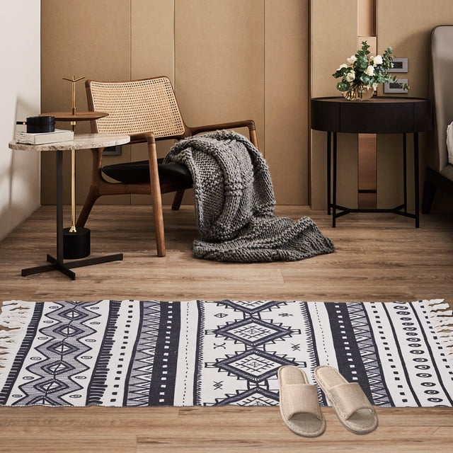 2' x 5' Area Rug, Moroccan Rug with Tassels for Living Room Bedroom