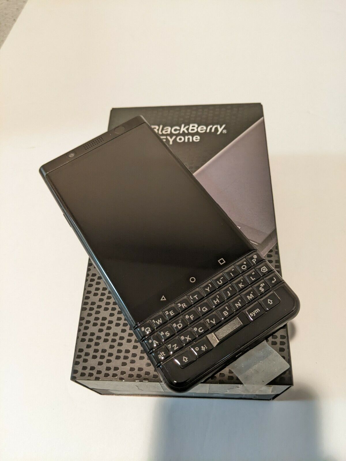 BlackBerry KEYone 32GB Space Black BBB100-1 At&t/Tmobile Unlocked