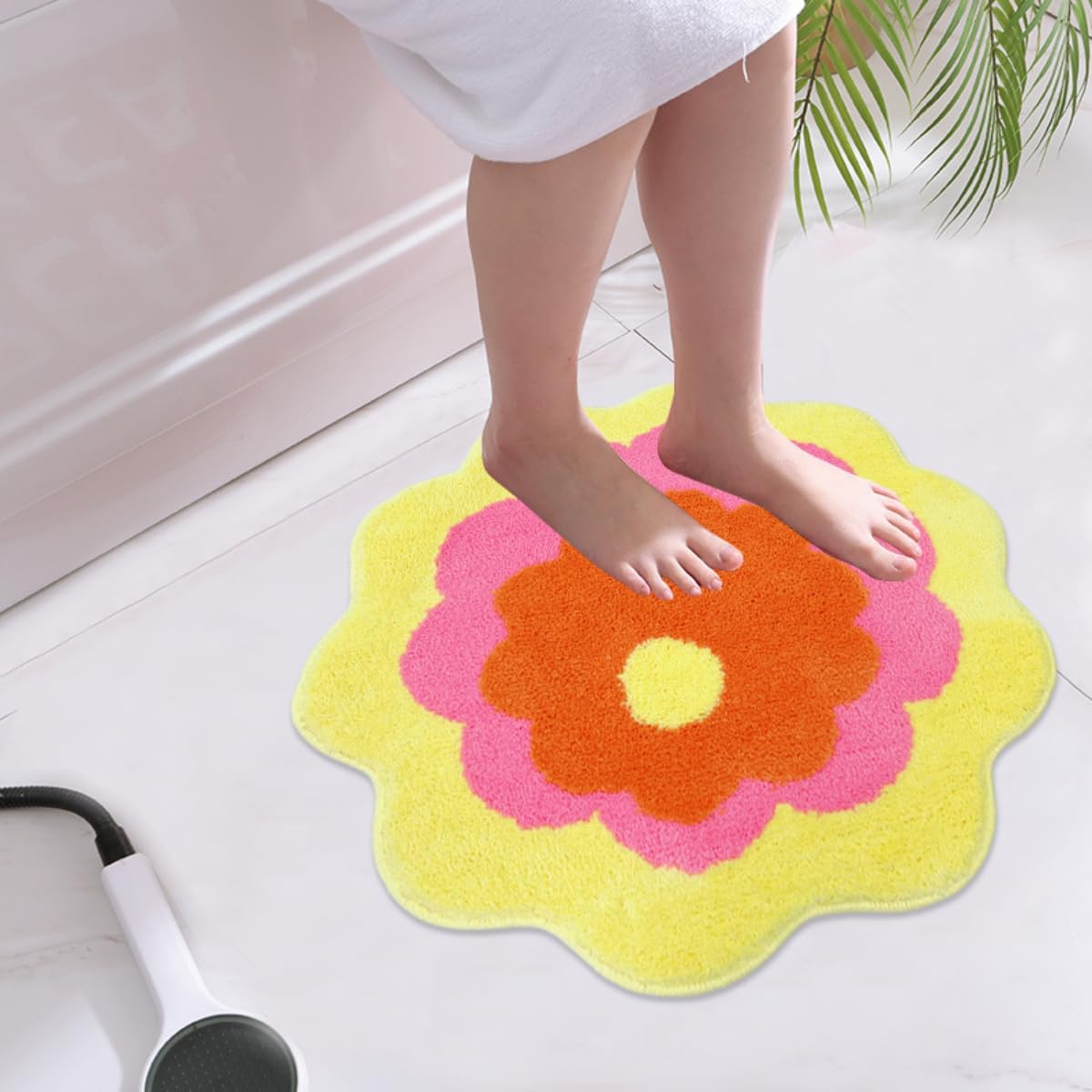Flower Bathroom Rug Mat, Non-Slip Cute Shaggy Bath Rugs, Thick Soft Absorbent Microfiber Bath Carpet, Machine Wash Dry, Bath Mats for Bathroom Floor, Tub, Shower, and Decor, 26x26in