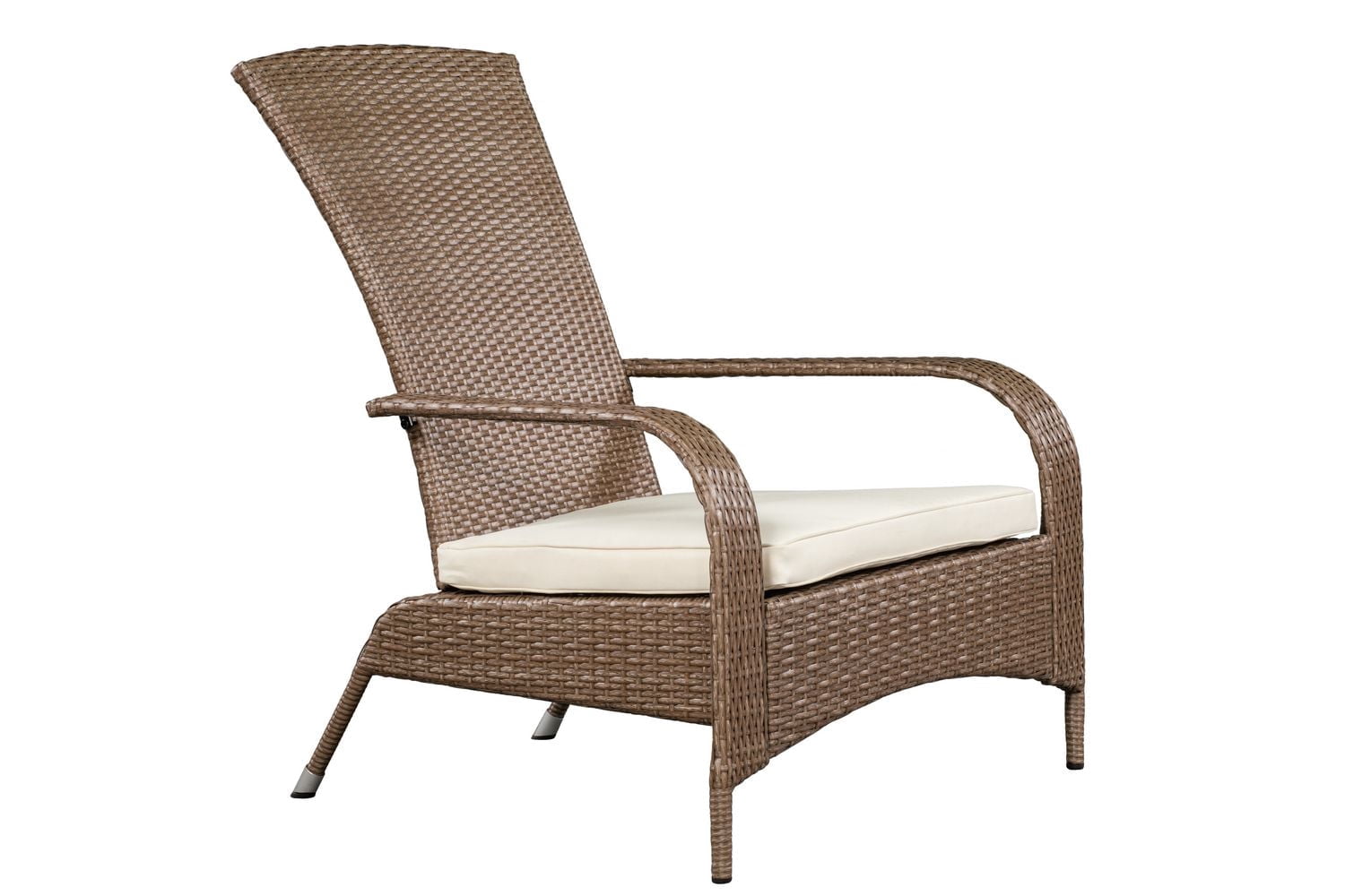 Confortable fauteuil haut Muskoka de Patioflare en osier - osier brun caramel et coussins beiges