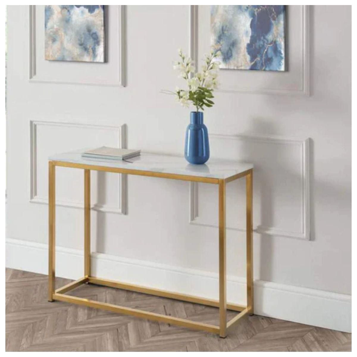 Table Loxhill avec plateau en faux marbre et base en acier inoxydable
