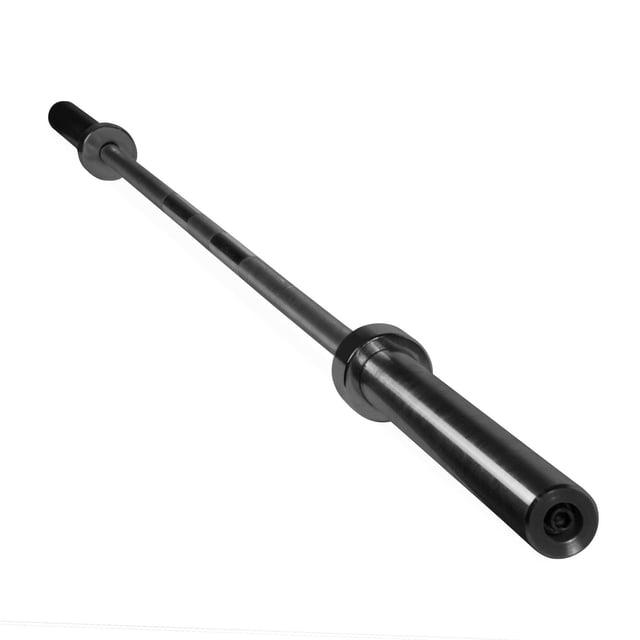 CAP Barre de Poids Olympique, Noir, 7 Pi, Inclinée sur Fond Blanc. Fabriquée en Acier Massif Laminé à Froid avec Molette de Profondeur Moyenne sur l'Arbre de 51,75 Po et Diamètre de Prise de 30 mm. Comprend des Manchons Rotatifs de 15,3 Po pour Réduire la Pression de l'Avant-bras et Prévenir le Gauchissement. Convient aux Plaques de Poids Olympiques avec Trous de 2 Po, Idéale pour l'Haltérophilie et la technique de Levage Olympique.