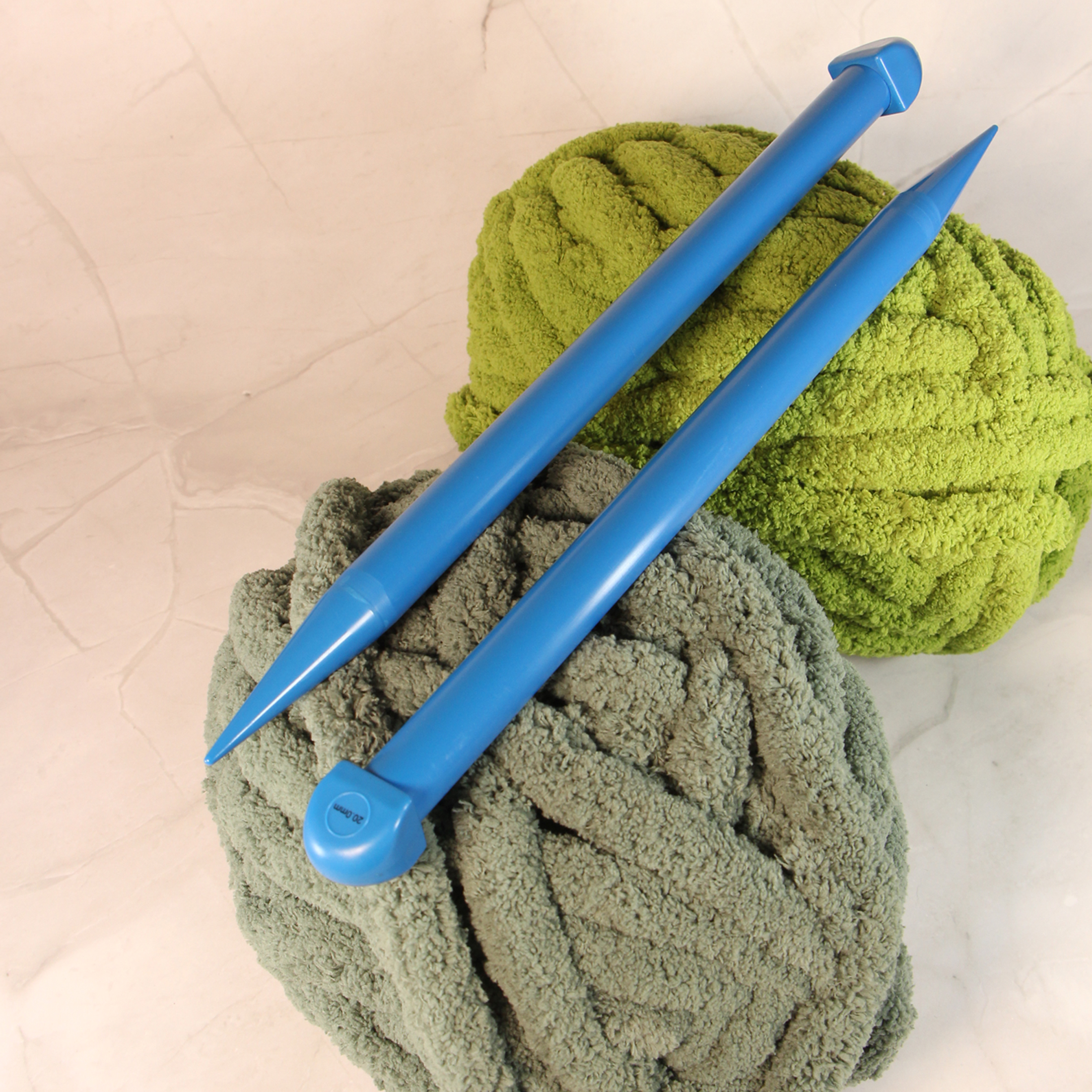 LOVE KNITTING Aiguilles à tricoter droites, plastique ABS, 35 cm (14 po), 20 mm (US 36)