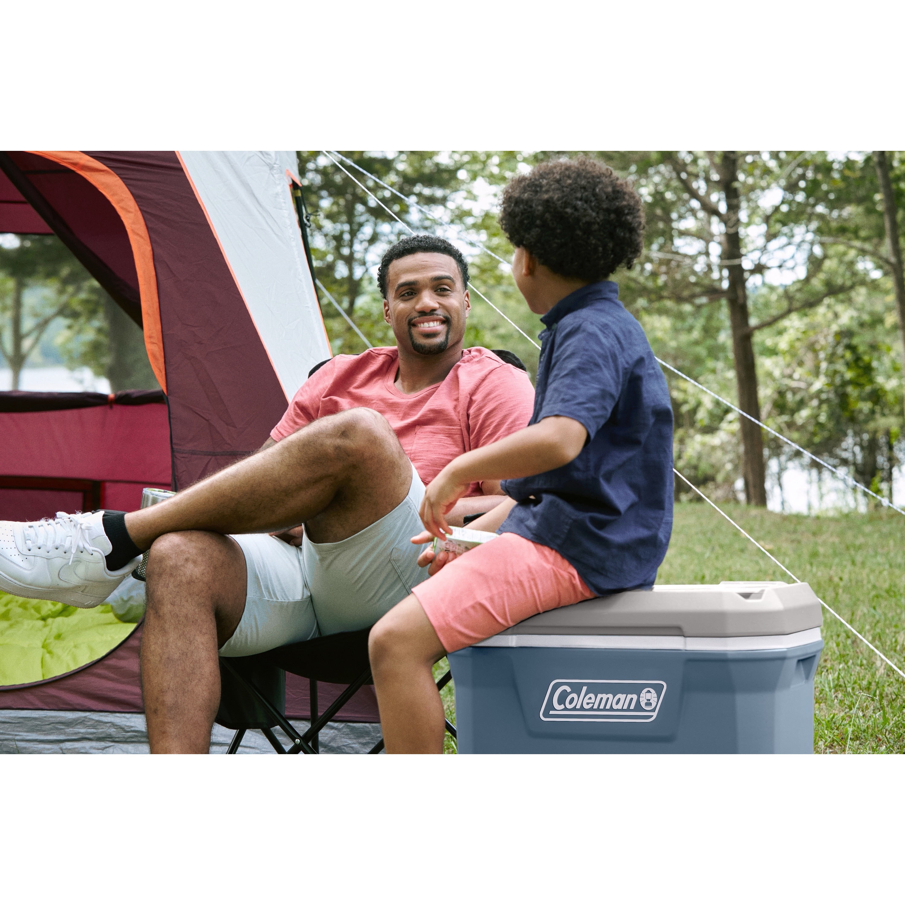 Coleman Classic Series 60-Quart Wheeled Camping Cooler, 56.7-Litre Camping Cooler, Lakeside Blue