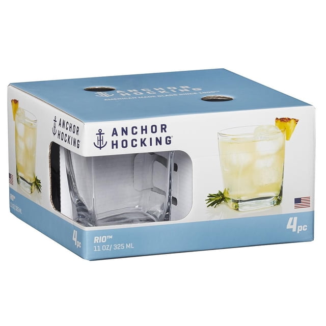 Anchor Hocking Ensemble de Vaisselle de Boisson Rio 4 Pcs-11 oz dans un Emballage Montrant Quatre Gobelets en Verre Transparent avec une base Carrée Souple et un Bord Arrondi, Conçus avec une base Lestée pour la Stabilité. la Boîte Bleue et Blanche Présente le logo de la Marque et une image d'Un Verre à cocktail avec Garniture de Glace et d'Ananas, Mettant en Valeur la Durabilité et des Caractéristiques Allant au Lave-Vaisselle.