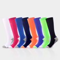thumbnail image 1 of 6 Paires de Bas de Compression pour Femmes Hommes Circulation 20-30 mmHg Bas de Compression pour Course Infirmière Enflure Voyage Vol, 1 of 7