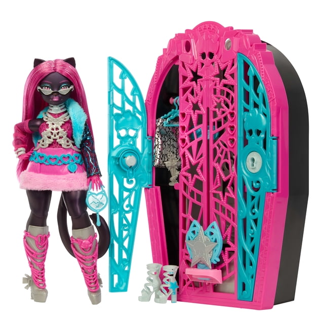 Monster High Skulltimate Secrets Poupée Hauntlywood Mysteries, Catty Noir avec 19+ Surprises, Mettant en Vedette une Poupée dans une Robe Rose Bordée de Fausse Fourrure avec Ceinture Cœur Bleue, leggings Noirs et Bottes à Lacets Roses. Comprend un Ensemble de Garde-Robe à Thème d'Étoiles Rose et turquoise avec des Portes Découpées Complexes, une Clé en Loupe, des Chaussures Supplémentaires et des Accessoires pour le Jeu de Résolution de Mystères et le Rangement.
