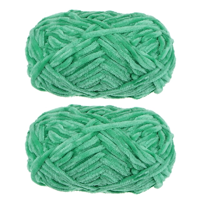 Unique Bargains 2 Écheveaux Fil de Velours Fil Chenille Vert Foncé, Fait de 100 % polyester. Chaque Écheveau Mesure 87,49 Verges, avec une Longueur Totale de 174,98 Verges et une Largeur de 0,24 Pouces. le Fil Est Doux, Duveteux et Épais, Idéal pour Fabriquer des Couvertures, Écharpes, Tuques, Coussins, Chandails, Pantoufles et Jouets. l'Image Montre Deux Écheveaux de Peluche, Fil à Texture Velours avec une Riche Couleur Vert Foncé.