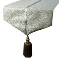 thumbnail image 1 of Le chemin de table en argent décoratif HomeCentric 14 x 60 pouces, glands, tissu en soie, motif abstrait, style moderne, fougère argentée, 1 of 3