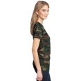thumbnail image 3 of District Made - T-Shirt Fin Camouflage pour Femmes, Rose m, 3 of 5