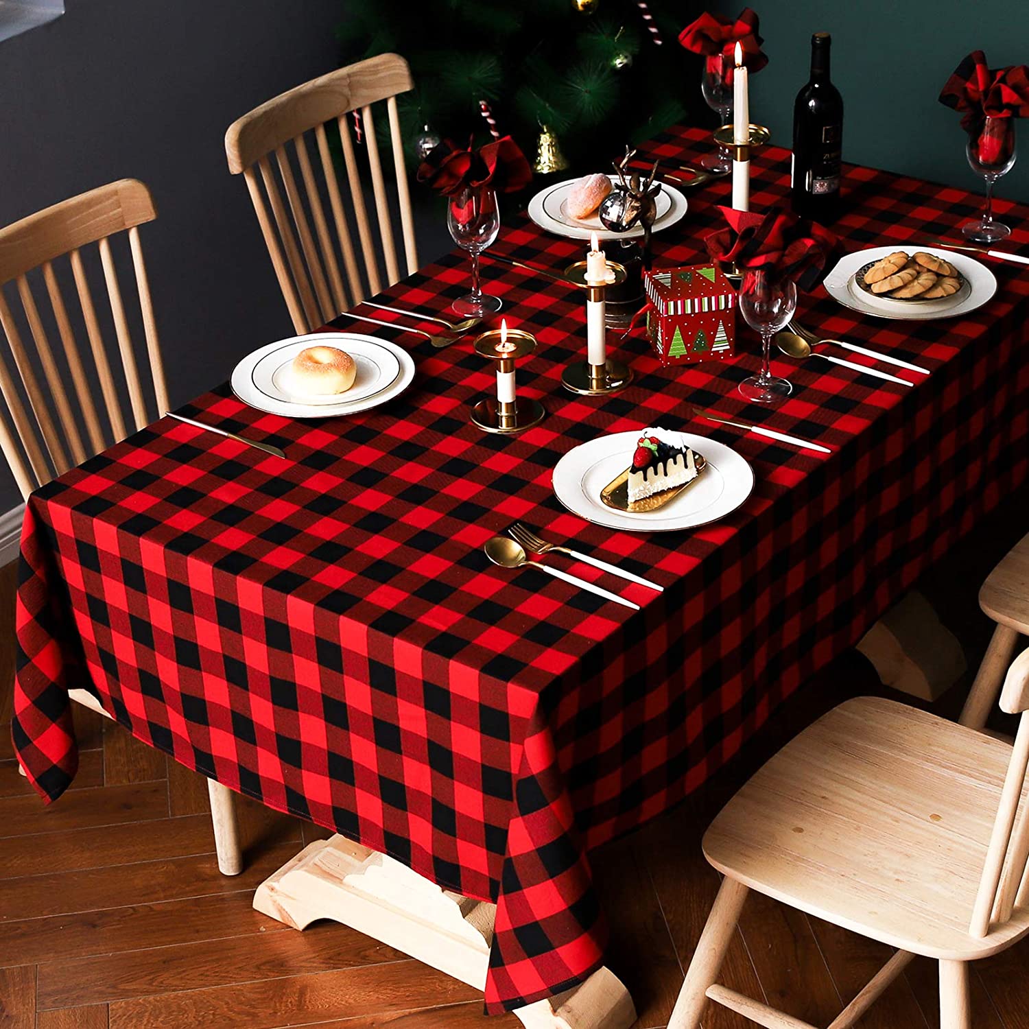 Buffalo Plaid Round Tablecloth Rustic Checkered Table Cover for Kitchen Dinning Room Party Home Picnic (Black and Red, 55"×87")