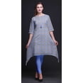 thumbnail image 3 of Bimba Hauts Kurti Asymétriques Bleus à Imprimé Floral Camélias Épanouies et Roses pour Femmes Robe d'Été Indienne Tunique XXX-Large, 3 of 6