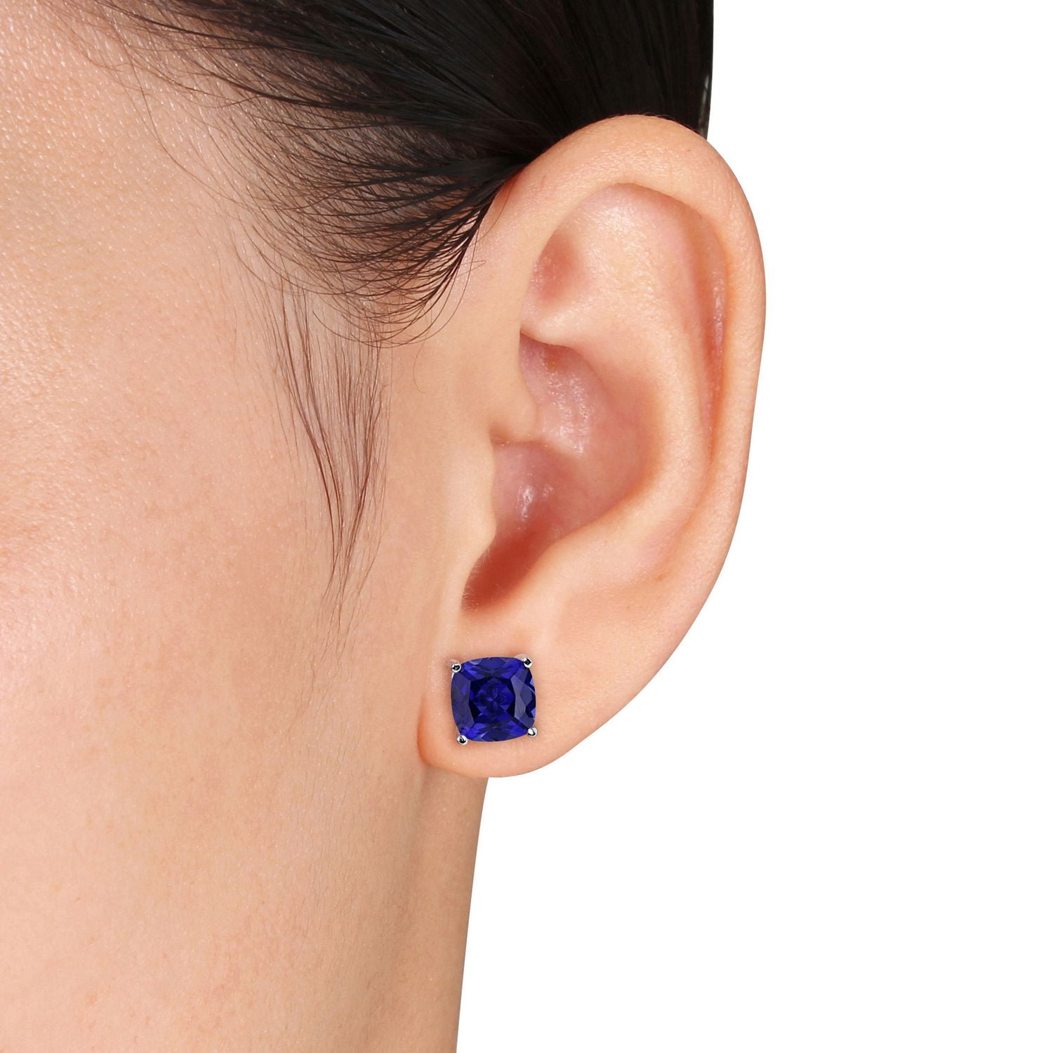 Boucles d'oreille solitaires Tangelo avec saphirs bleus synthétiques de coupe coussin 6 CT PBT en argent sterling