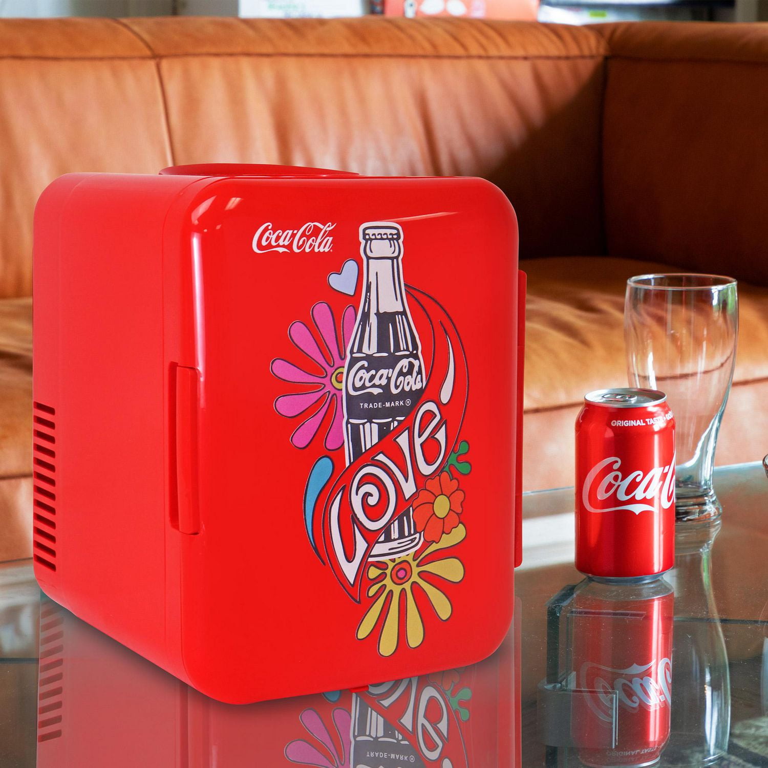 Coca-Cola Mini réfrigérateur portable 4 L, mini refroidisseur/réchauffeur 6 canettes pour les voyages, le bureau et la maison - Rouge