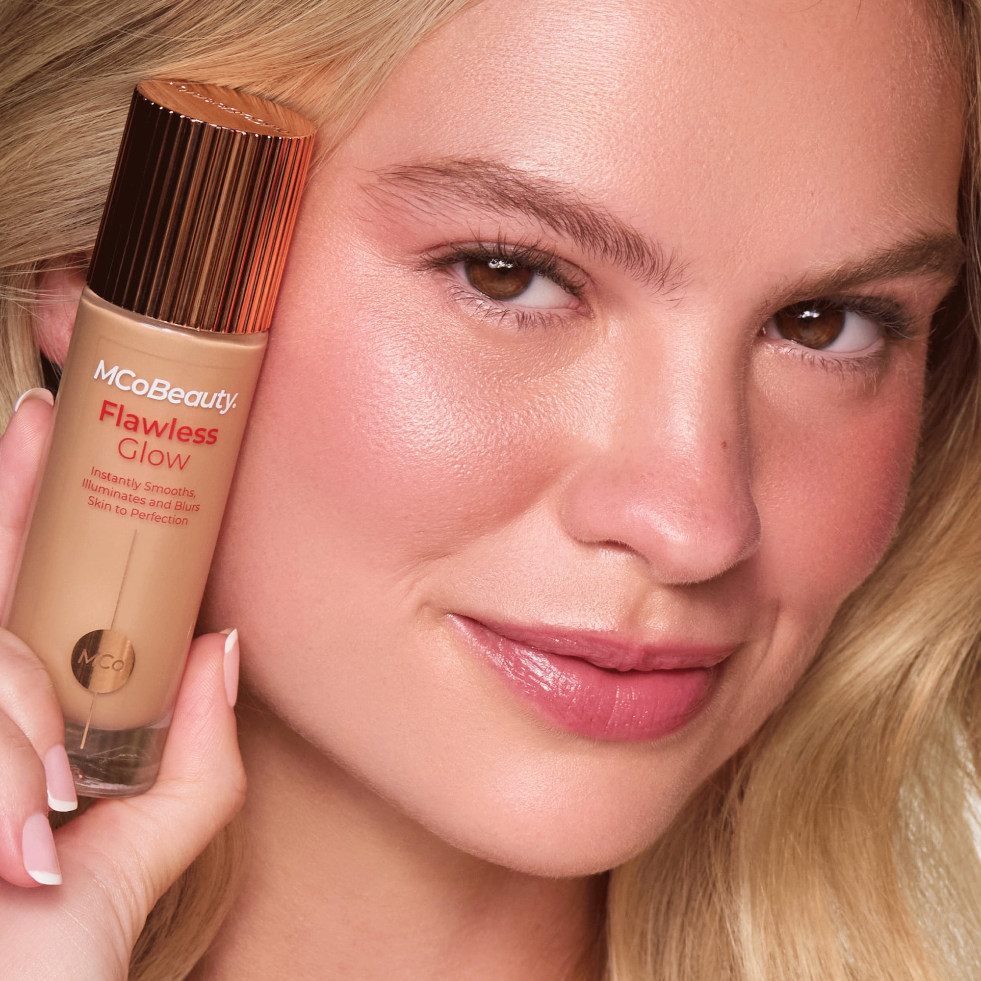 MCoBeauty - Éclat Sans Défaut Filtre Peau Lumineuse - Fond de Teint 4-en-1