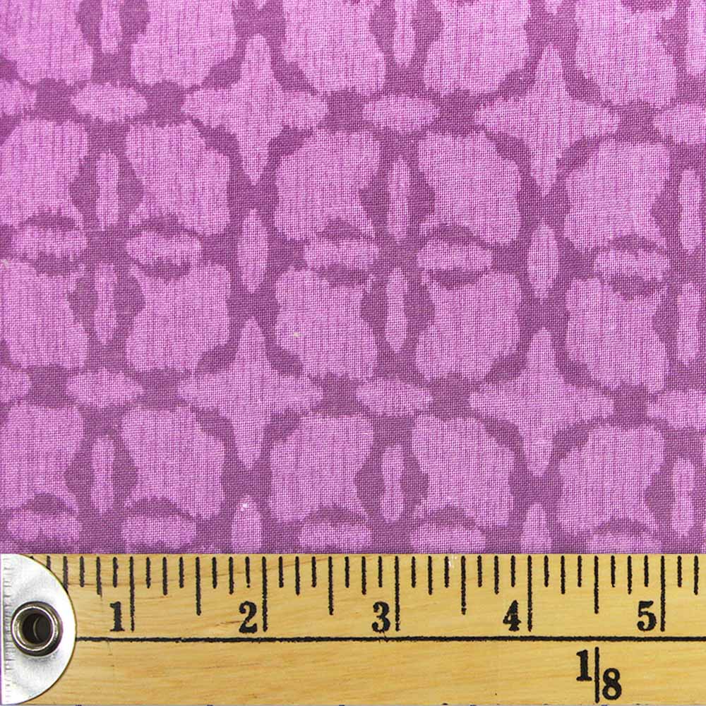 FABRIC CREATIONS Fat Quarter 45 × 53 cm (18 × 21 in) Purple with Pink Tie Dye Floral