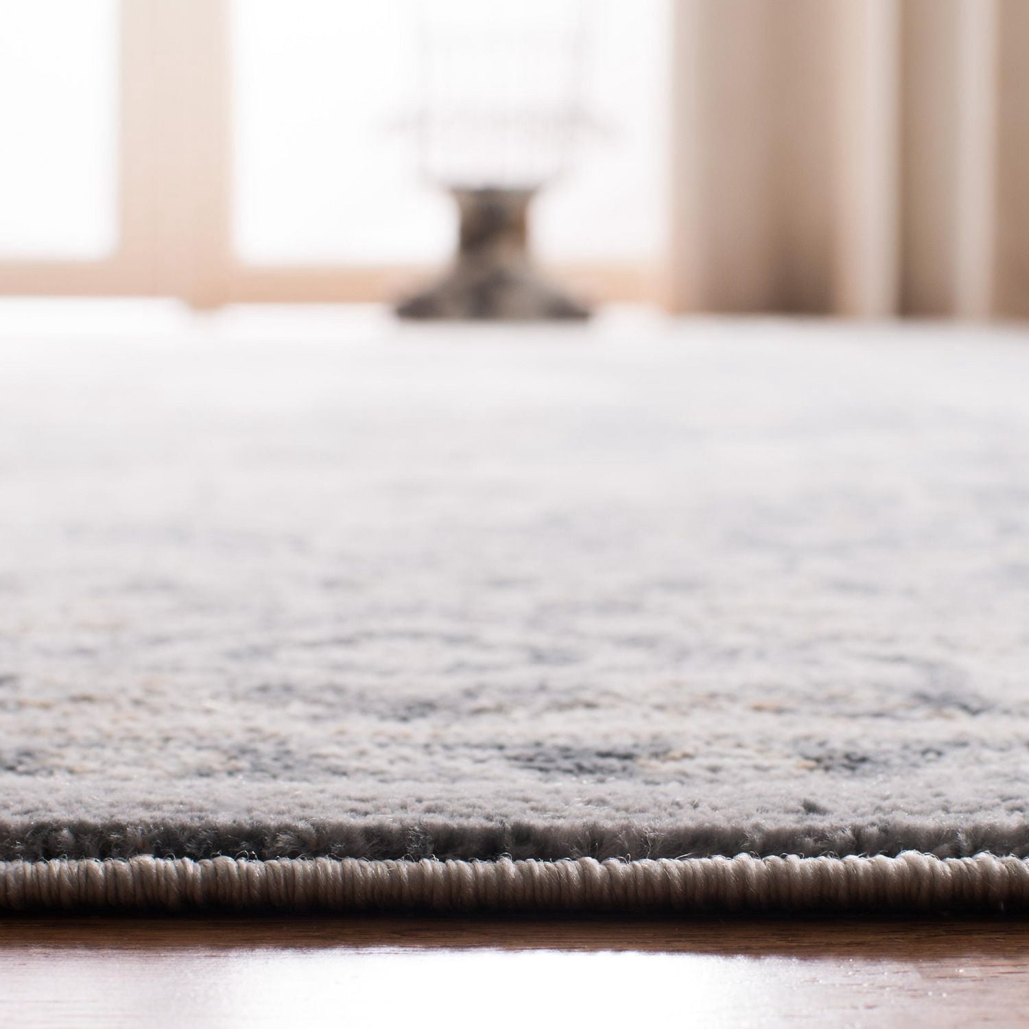 SAFAVIEH Isabella Tamzen Floral Bordered Area Rug