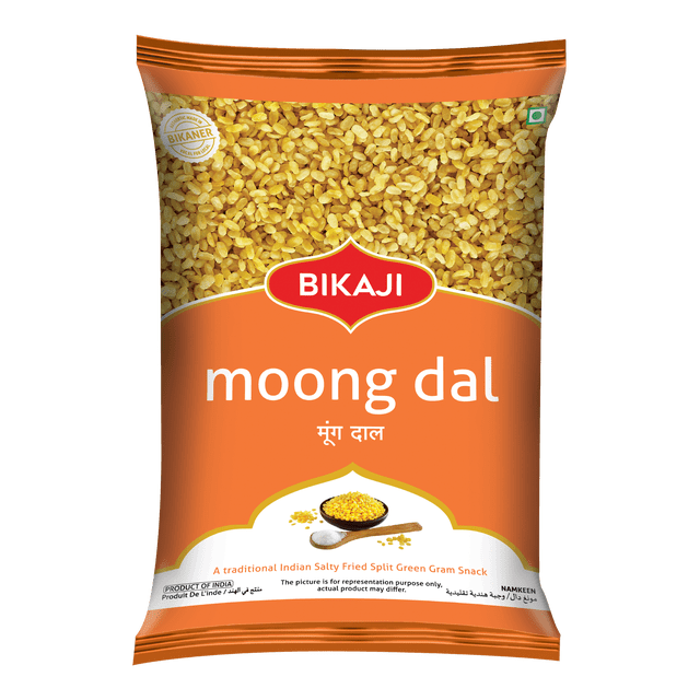 Bikaji Moong Dal, 140 g, une Collation Traditionnelle Indienne Salée Frite de Gramme Vert Décortiqué, Faite à Partir de Lentilles Moong de Qualité Supérieure, Emballée dans un Sac orange avec le logo de la Marque et une image de Moong Dal et de Sel, Convient pour une Collation Riche en Protéines.