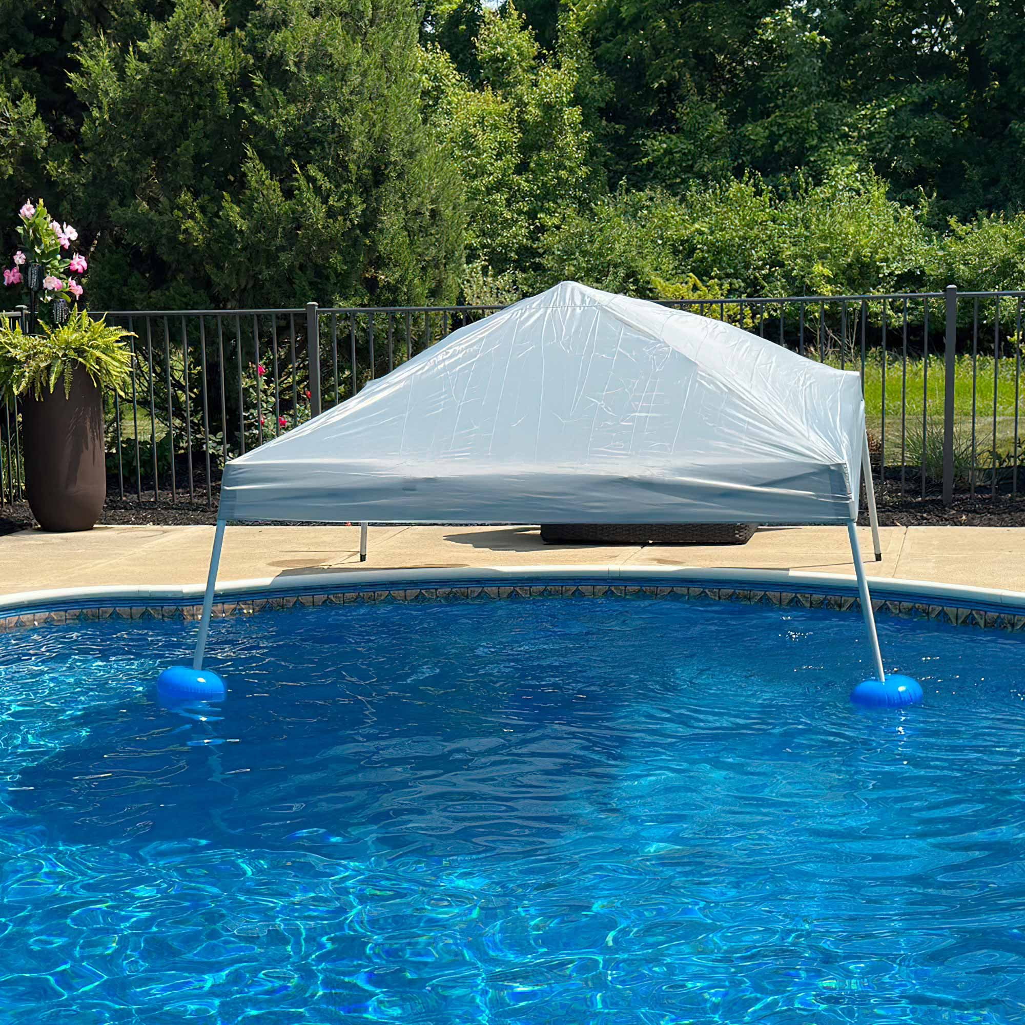 Auvent de piscine flottant Sunjoy 10' × 10' Gazebo pop-up en tissu gris, tente flottante à cadre en acier et aluminium avec flotteurs en PVC, pompe à air manuelle et sac de transport