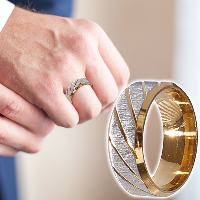 EGNMCR Bagues Mode pour Femmes Bijoux en Diamant Bague de Bijoux Présentant un design en Alliage Multicolore avec une surface Texturée Ton Argent et des accents Ton or selon un Motif diagonal. la Bague Est Montrée sur une Main et en Gros Plan, Mettant en Valeur Son Apparence Élégante et Stylée. Convient au Port Quotidien Ou comme Cadeau Attentionné.