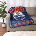thumbnail image 4 of Plaid numérique NHL Edmonton Oilers, 40 x 50 po, 4 of 5