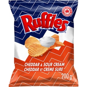 Ruffles Cheddar & Sour Cream flavoured Potato Chips