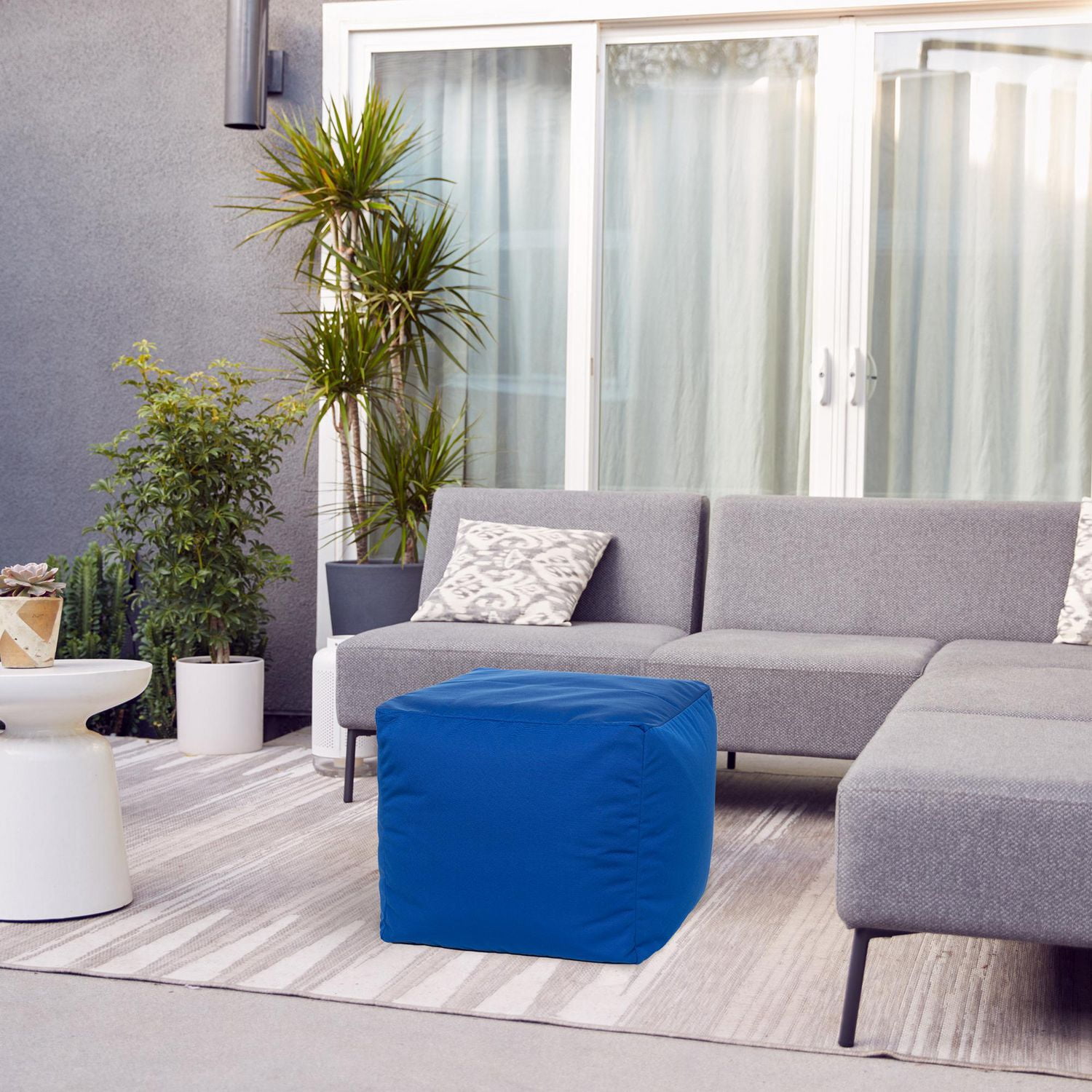 Pouf Gouchee Home Cube Soleil d'extérieur/d'intérieur bleu – Pouf cube imperméable rembourré de billes de polystyrène, siège moderne et léger pour terrasse, patio ou salon