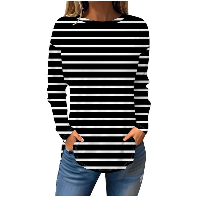 T-shirt Ample Imprimé pour Femmes à Manches Longues, Blouse à Col Rond, Hauts Décontractés, Chandail à Capuchon avec Motif Rayé Noir et Blanc. Ce Haut Décontracté à Manches Longues Présente une Encolure Ronde et une Coupe Décontractée, Style avec jeans Bleus. Fabriqué en polyester Léger, Idéal pour les occasions Décontractées, le Port Quotidien Ou la Superposition par Temps Plus Frais.