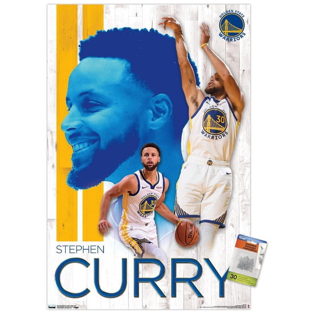 NBA Golden State Warriors - Stephen Curry Affiche Murale 19, 22,375 Pouces x 34 Pouces Encadrée Présentant un Grand Profil Latéral Bleuté de Stephen Curry, avec Deux Photos d'Action de Lui en Uniforme des Warriors Blanc Numéro 30 Dribblant et Tirant un Ballon de basketball, sur un Fond en Planches de Bois Blanches avec des Rayures Verticales Jaunes et le logo des Golden State Warriors dans le Coin Supérieur Droit.
