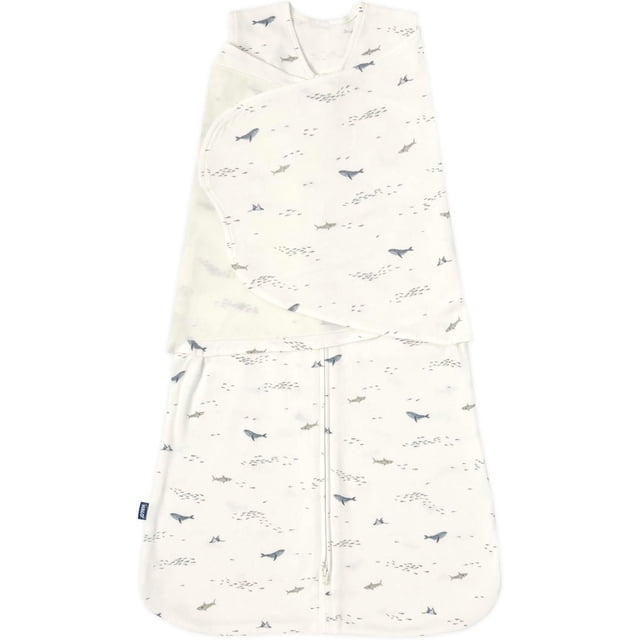 HALO® SleepSack® Emmaillotage Vie Océanique, Couverture Portable 100 % Coton avec Enveloppe d'Emmaillotage Ajustable 3 Directions, Présentant de Petites Baleines Bleues et Grises et des Poissons sur Tissu Blanc, Fermeture Éclair avant pour des Changements de Couches Faciles, et Conception Sans Manches pour un Sommeil Sécuritaire du Bébé.