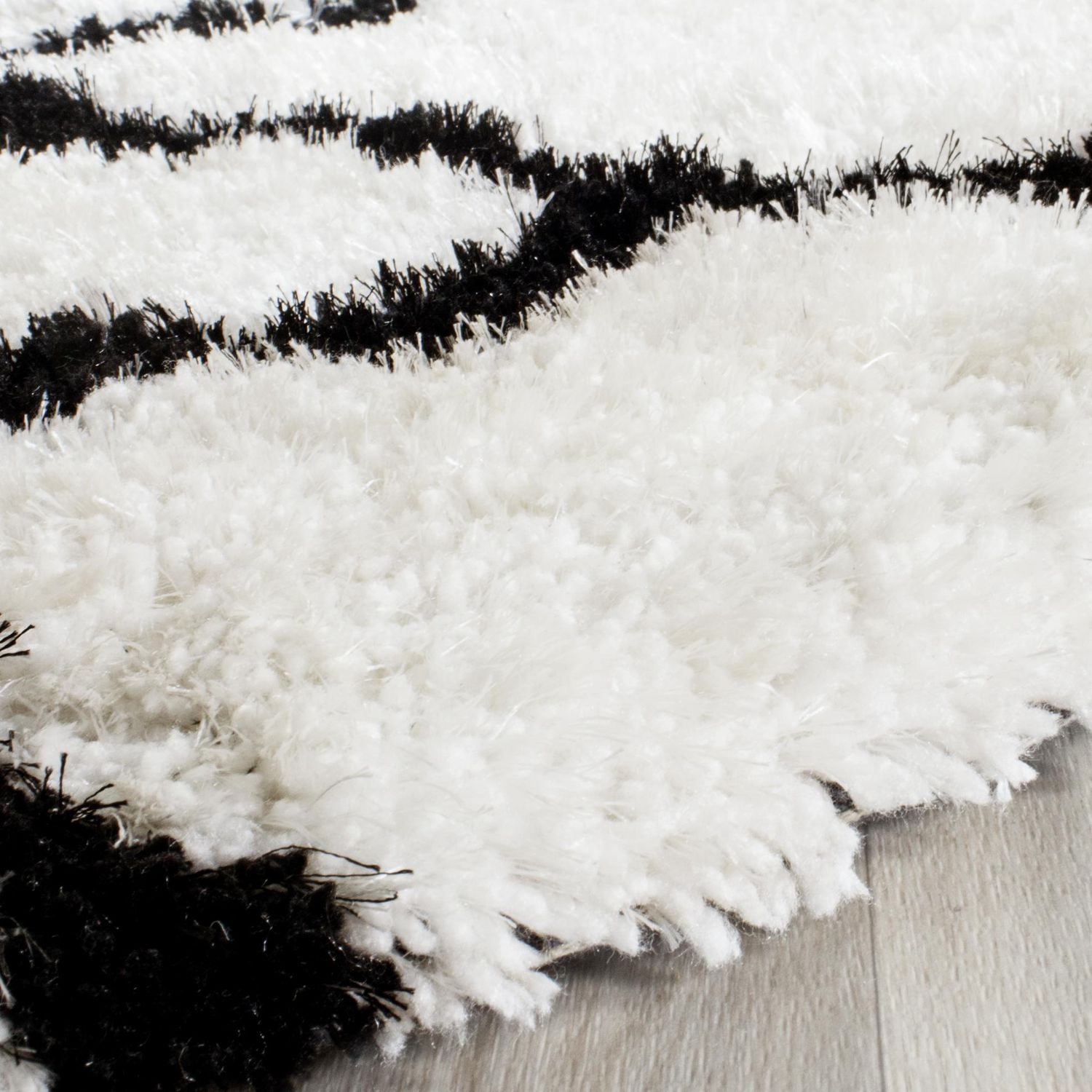 Safavieh Barcelona Anabelle Tapis Peluche Shag Géométrique