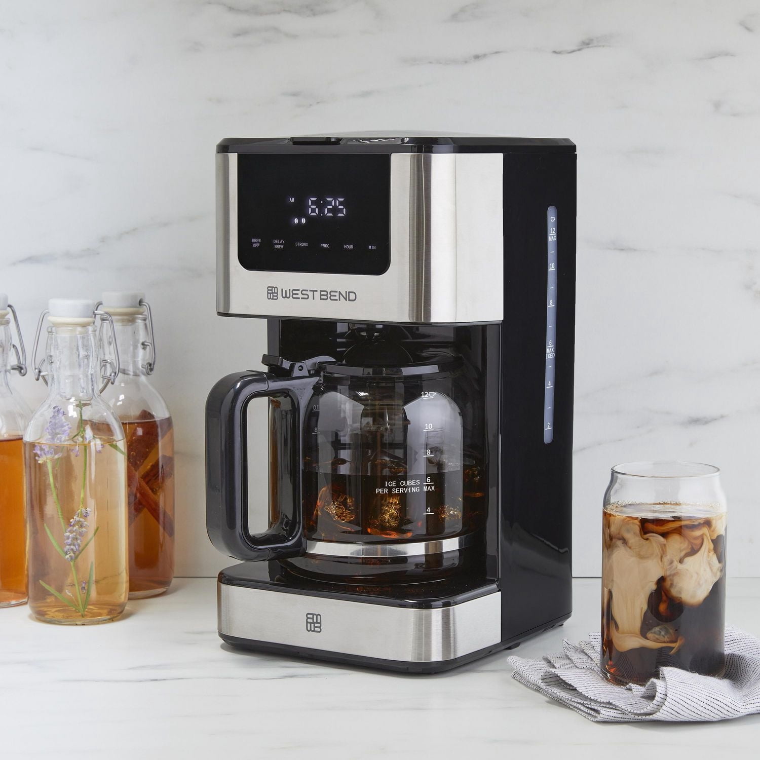 Cafetière 12 tasses, chaud et glacé West Bend, en acier inoxydable (CMWB12BK13)