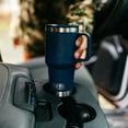 thumbnail image 4 of YETI Rambler 30 oz Gobelet de Voyage avec Couvercle à Paille Rabattable &#2013265922?? Acier Inoxydable, Isolé sous Vide, Étanche, Compatible avec Porte-Gobelet, Bleu Marine, 4 of 9