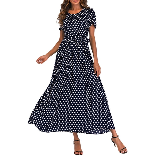 Robes d'Été pour Femmes 2023 Robes pour Femmes Liquidation Mode Femmes Manches Courtes Plage Pois Bandage Longue Robe Maxi. une Robe Maxi Bleu Marine Longueur Cheville avec Pois Blancs, Manches Courtes et un Lien de Taille Style Bandage. Faite de polyester Léger, Idéale pour les Robes Décontractées, la Mode pour Femmes Ou les Vacances pendant l'Été et le Printemps.