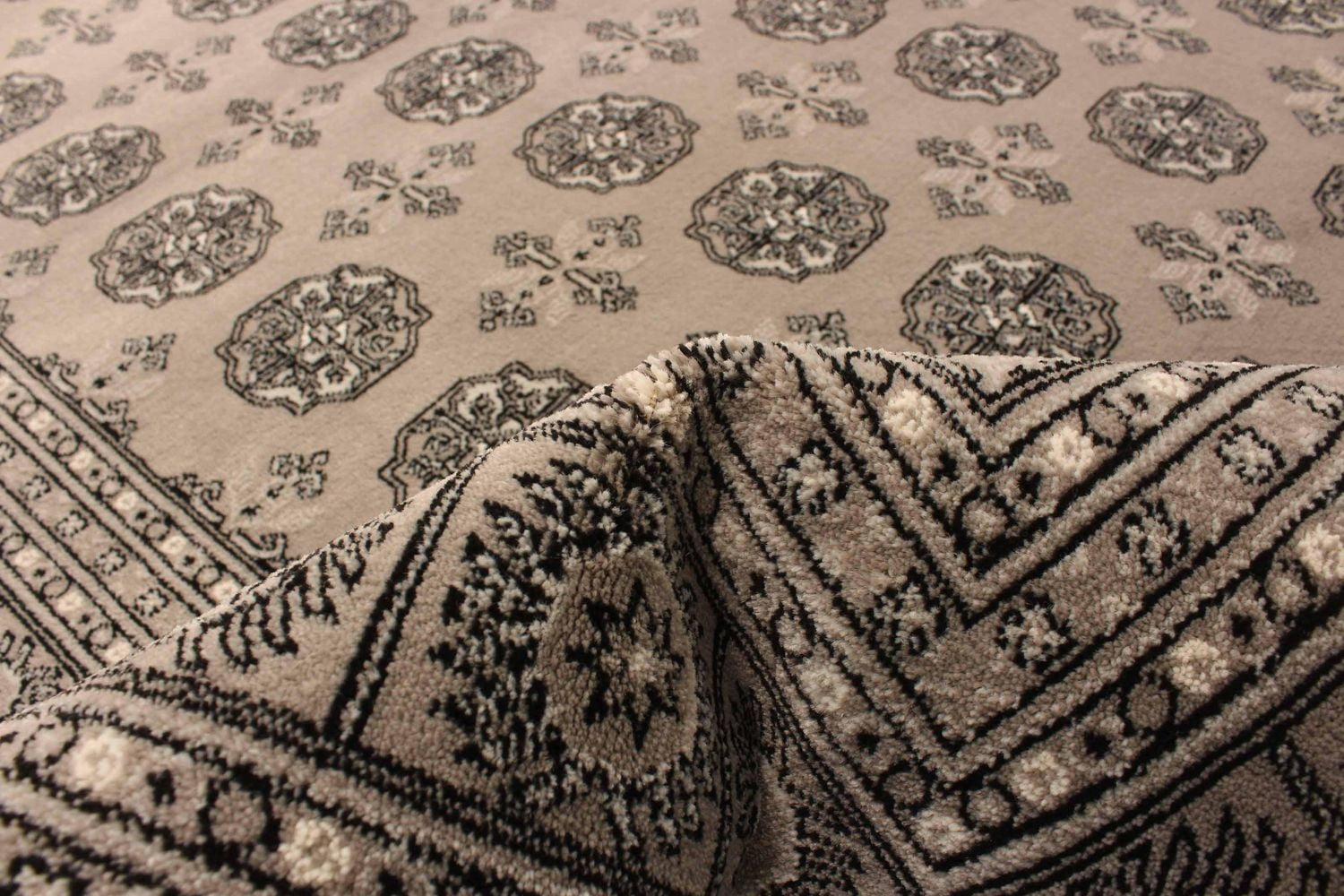 Tekke Oriental Area Rug for Living Room