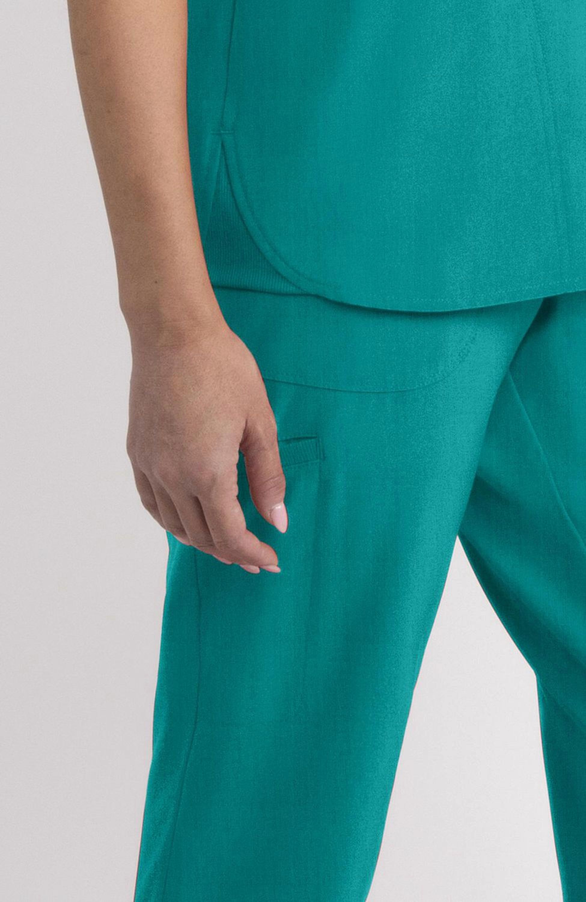 Pantalon médical cargo à jambe fuselée et cordon de serrage la collection Fashion Scrubstar pour femmes, tailles XS–3XL