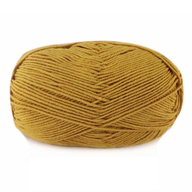 Braveheart Fil Acrylique au Crochet 4 Brins de Couleur 56gold, Montré comme un Écheveau Bien Enroulé. Fabriqué en Matériau Acrylique durable et Résistant à la Décoloration, Ce Fil Est Idéal pour Divers Projets de Tricot et de Crochet Tels Que Chandails, Foulards, Gants et Vêtements pour Bébé. Convient aux Débutants, aux Tricoteurs Expérimentés et aux Amateurs de Bricolage. Environ 30g par Rouleau, Il Est Lavable à la machine Mais le Lavage à la Main Est Recommandé. Parfait pour les Leçons Faites à la Main, les Activités de Loisirs et les Occasions-Cadeaux comme