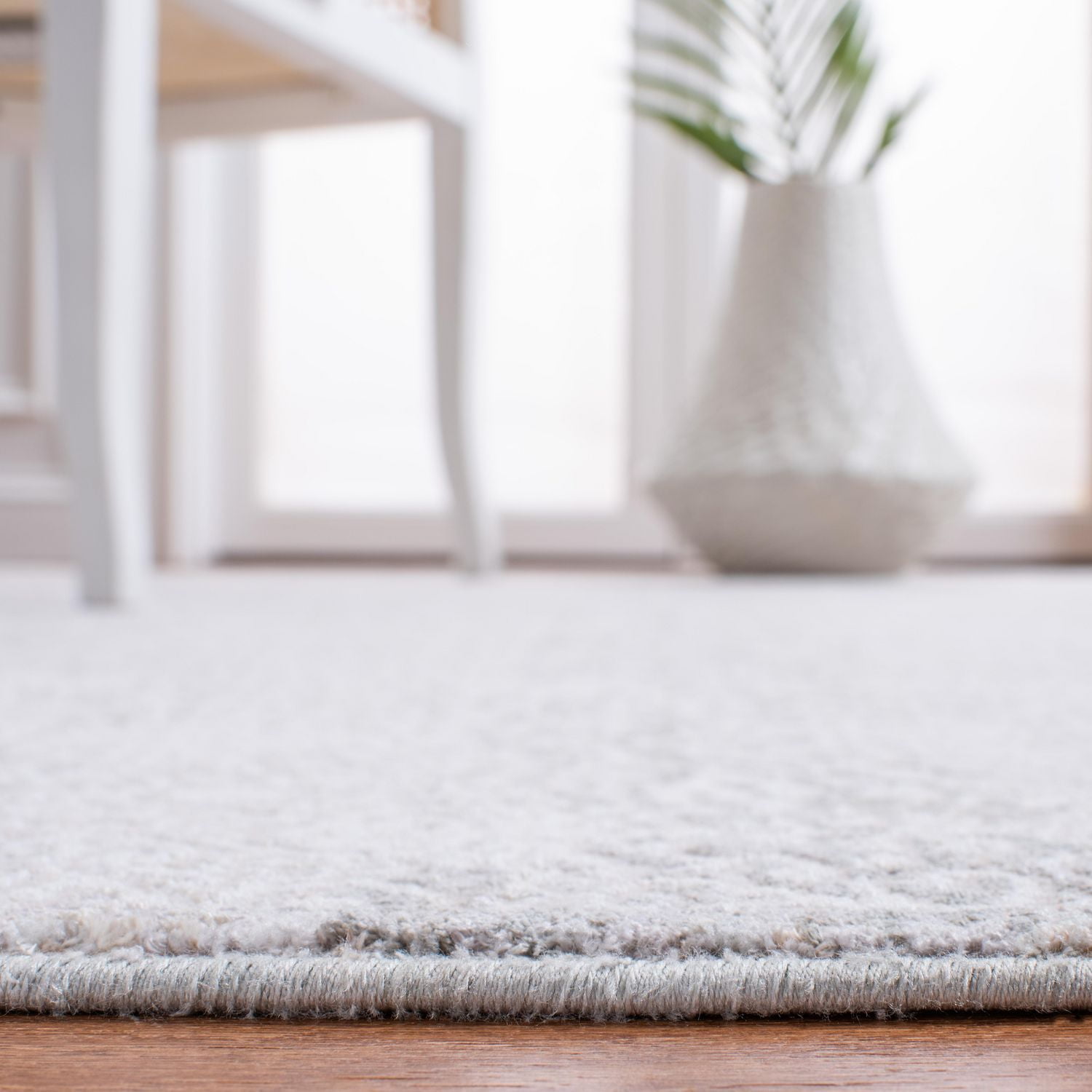 SAFAVIEH Webster Rosanne Traditional  Area Rug