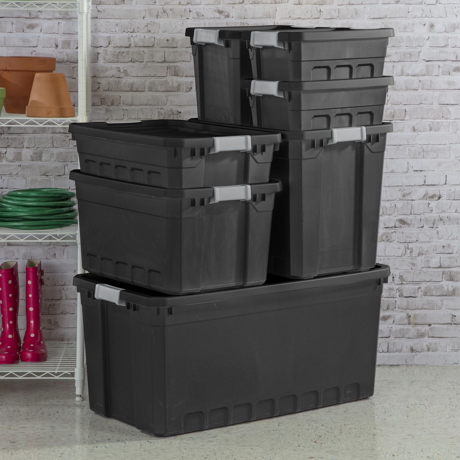 Sterilite Boîte Empilable 28 litres - Noir
