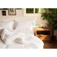 thumbnail image 3 of Couette en polyester de la collection Chateau, grand lit, 3 of 3