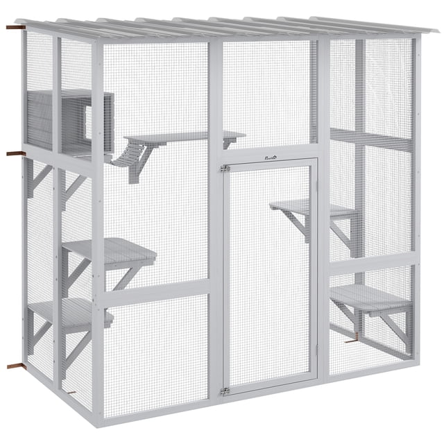 PawHut Catio Maison Extérieure pour Chat en Bois avec Pont, Catio Extérieur en Bois de Sapin Peint Blanc, Vue Complète Centrée sur l'Avant avec Cadre Rectangulaire à Plusieurs Niveaux, Deux Plateformes Quadrillées et un Pont Étroit Menant à une Boîte de Repos Fermée. Caractéristiques Visibles : Couvercle Supérieur en Panneau PC, Côtés en Grille de 0,5 Pouces, Porte d'Accès avant, Supports en L pour installation Adossée au Mur. Convient à 1–2 Chats (jusqu'à 5 kg / 11 Lb Chacun); Souvent Utilisé comme Abri