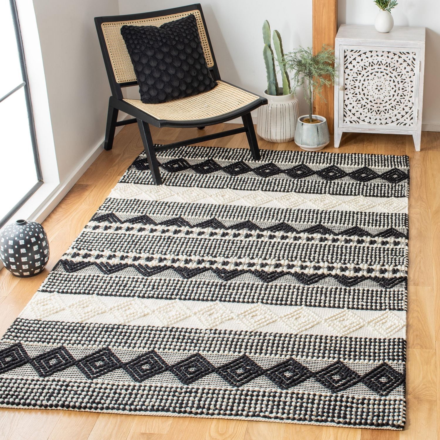 SAFAVIEH Natura Carly Geometric Braided Wool Area Rug