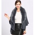 thumbnail image 3 of LinYooLi Poncho Cape en Fausse Fourrure pour Femmes, Col Châle, Couleur Unie, Ouvert devant, pour Automne Hiver 2022, 3 of 4