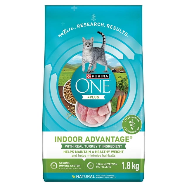 Purina ONE +Plus Sac de Nourriture Sèche pour Chat d'Intérieur Advantage Dinde Montrant un Chat Tigré Gris sur un Fond Bleu et Vert avec des images de Croquettes de Dinde et de Légumes Frais, Mettant en Valeur la Vraie Dinde comme Premier Ingrédient, Soutien d'Un Poids Santé, Minimisation des Boules de Poils, Antioxydants du Système Immunitaire et Vitamines Naturelles Ajoutées dans un Emballage de 1,8 kg.